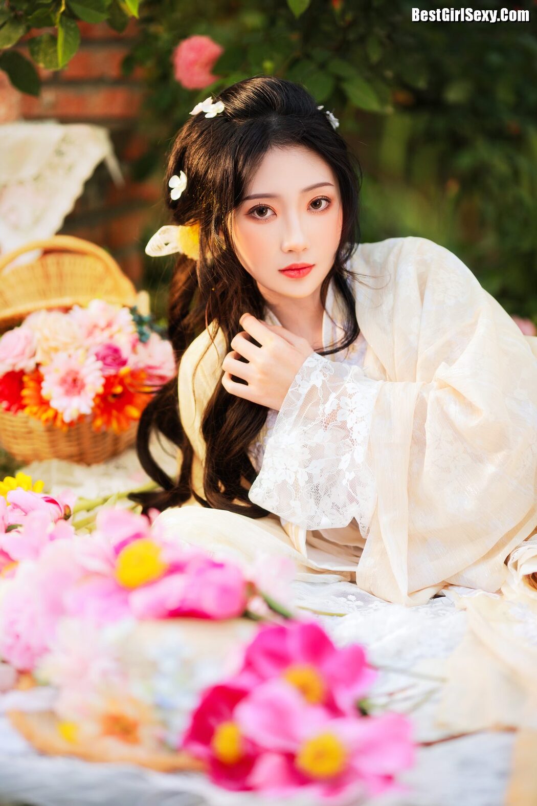 YiTuYu艺图语 Vol.4063 Liu Liu Yang Liu Liu