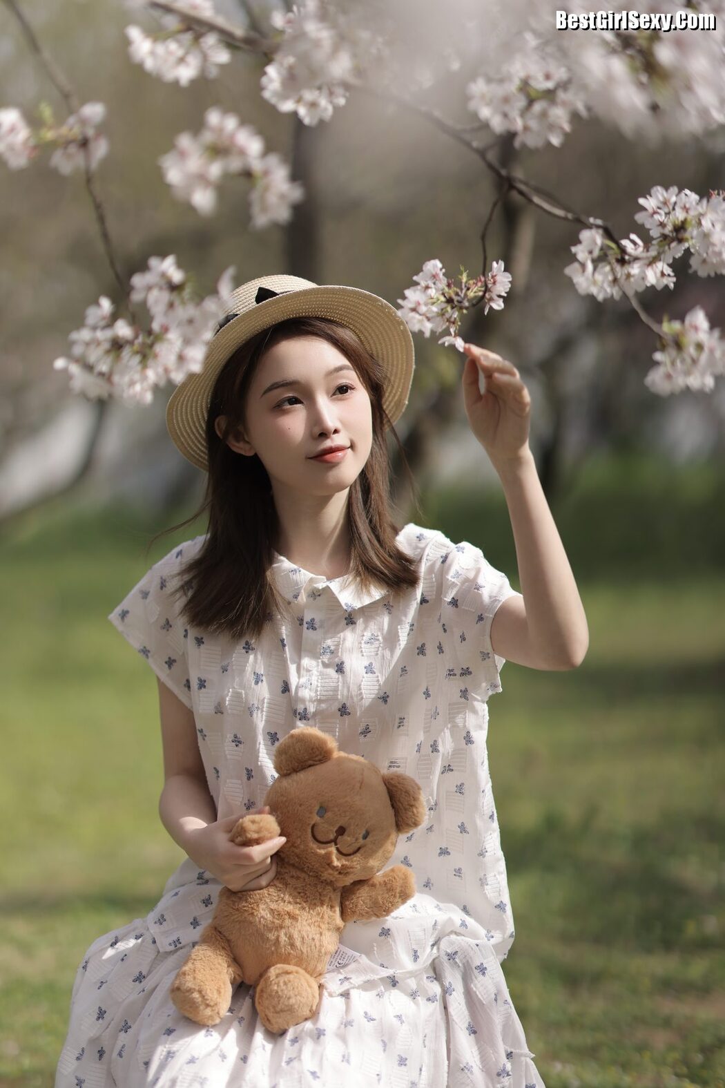 YiTuYu艺图语 Vol.4097 Suan Nai Jia Xin Hao hao Ci