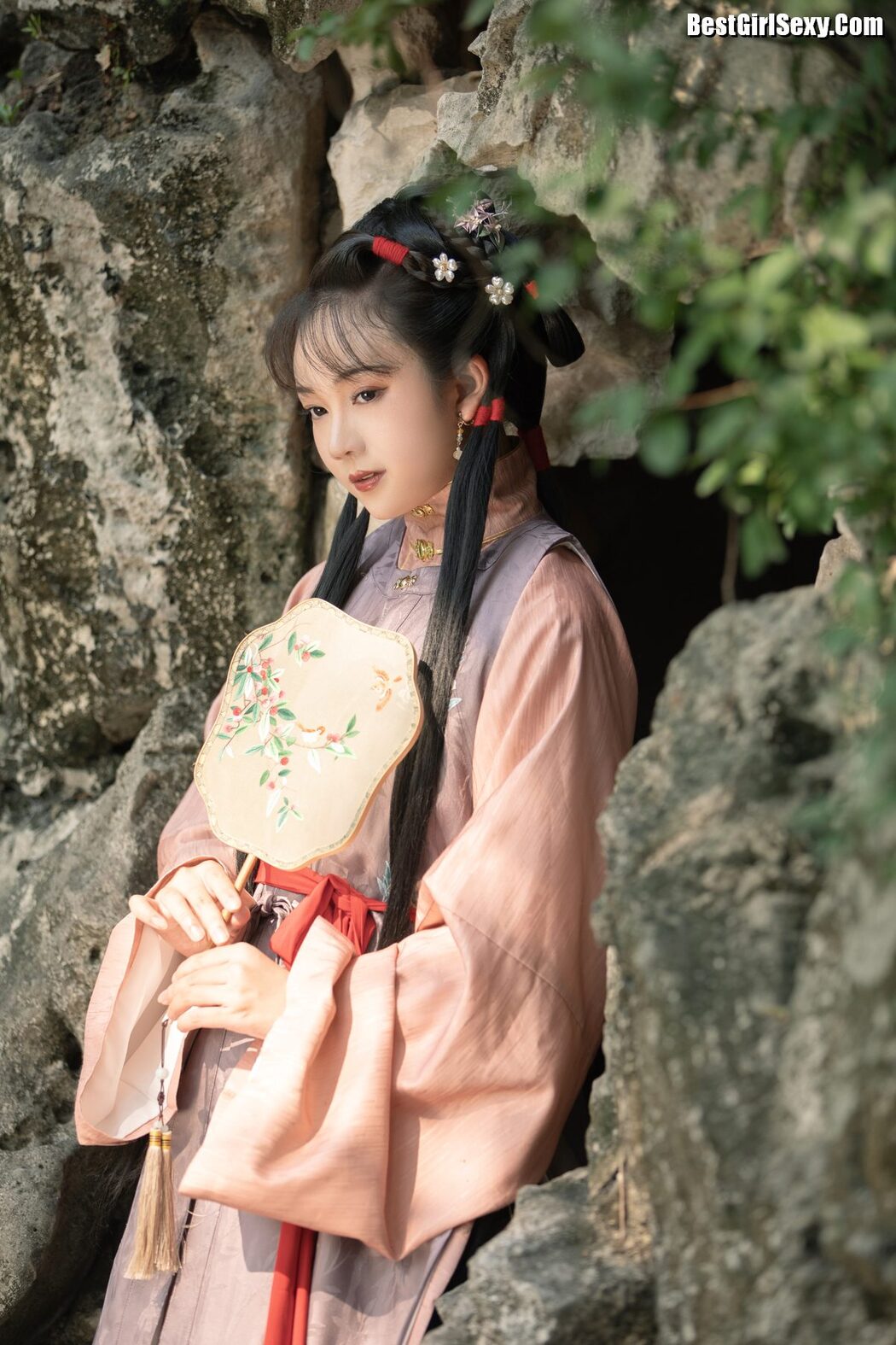 YiTuYu艺图语 Vol.4072 Qiu Da Da