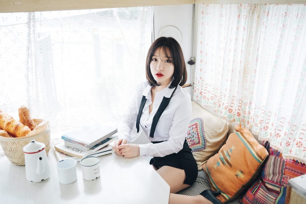 Loozy Officegirls Vacation Vol.2 Son Ye-Eun 손예은
