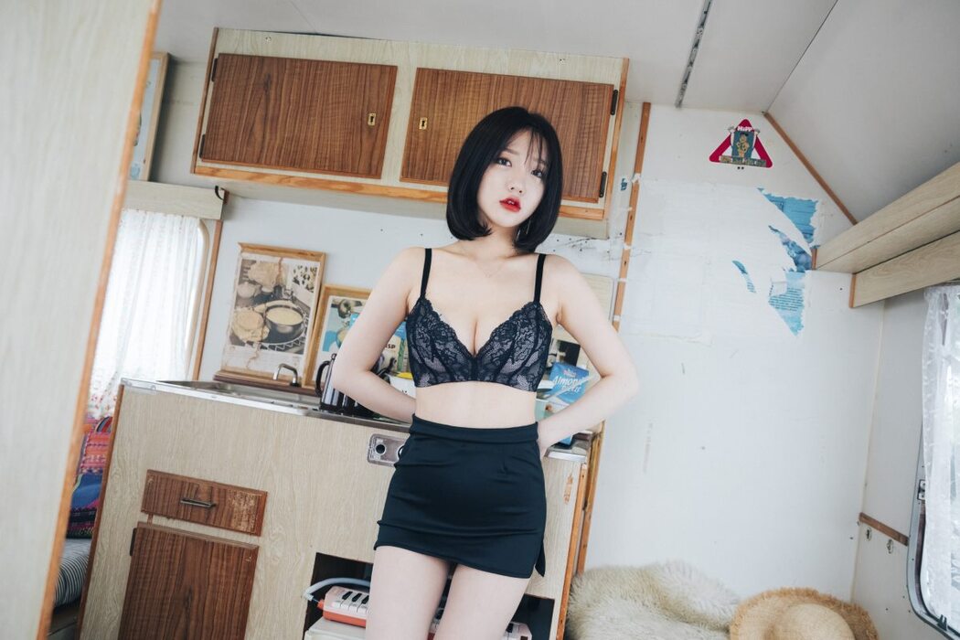Loozy Officegirls Vacation Vol.2 Son Ye-Eun 손예은