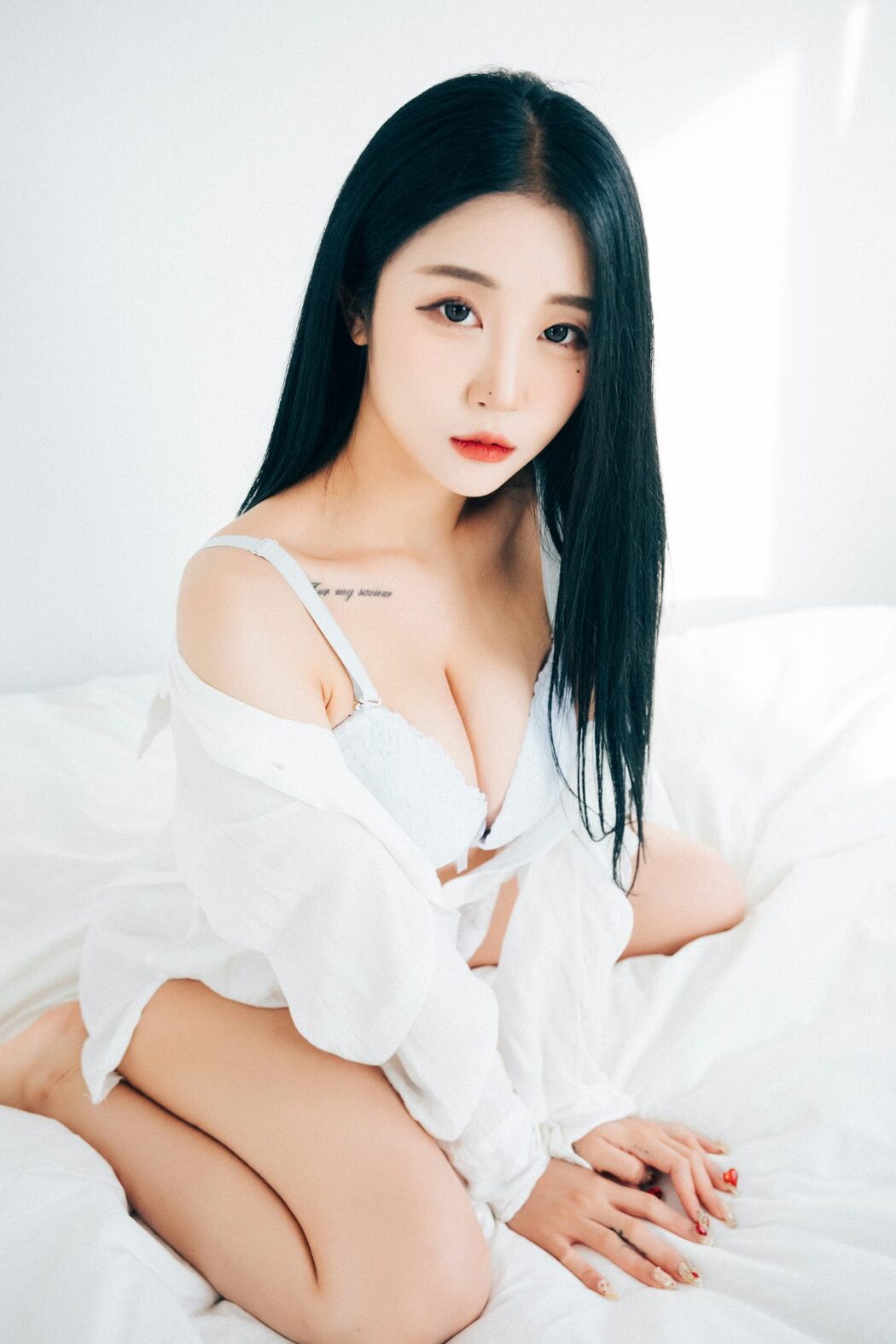 Loozy Bomi 보미 – The Undress