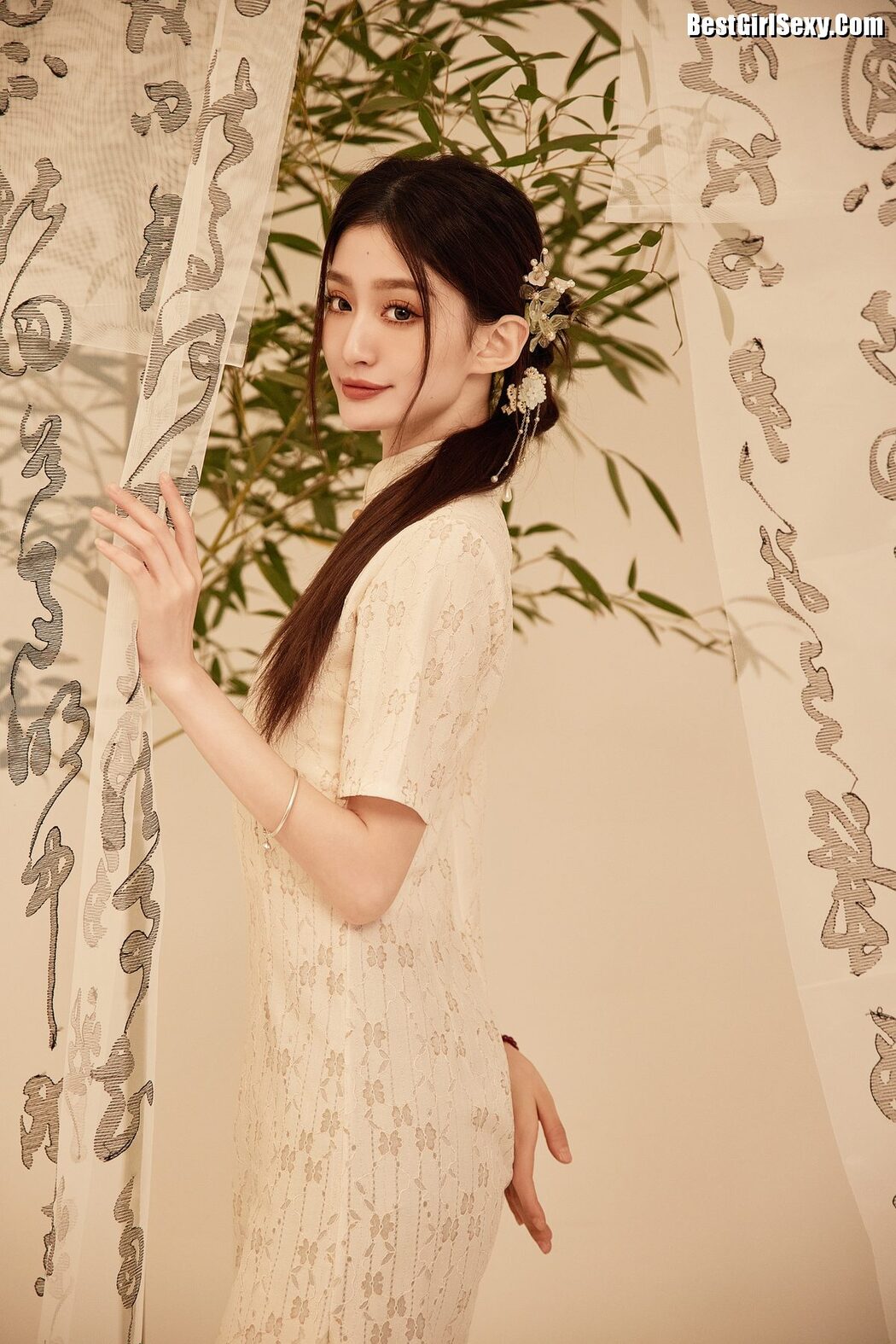 YiTuYu艺图语 Vol.4084 Xiao Duo Duo Yao Bao Fu