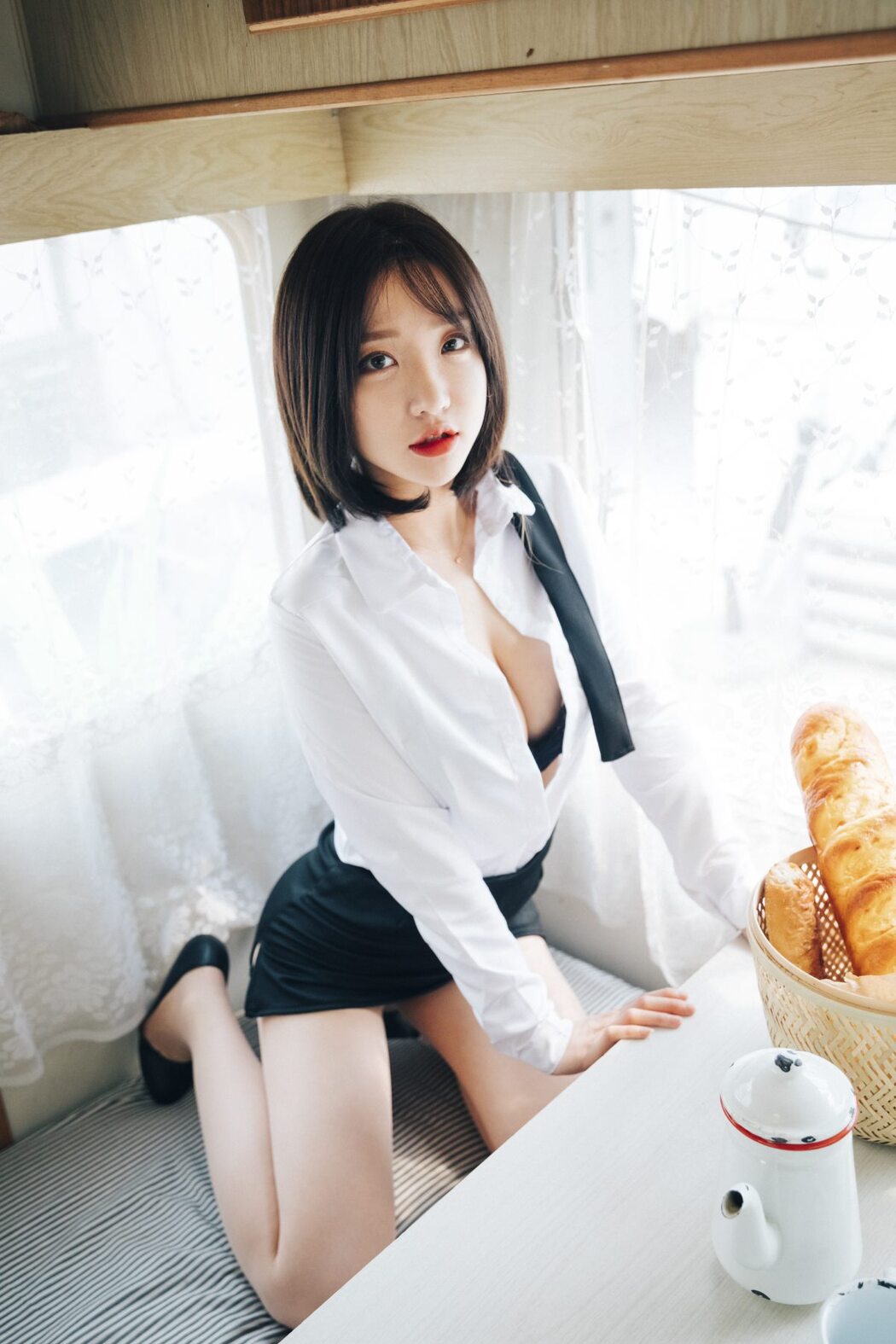Loozy Officegirls Vacation Vol.2 Son Ye-Eun 손예은