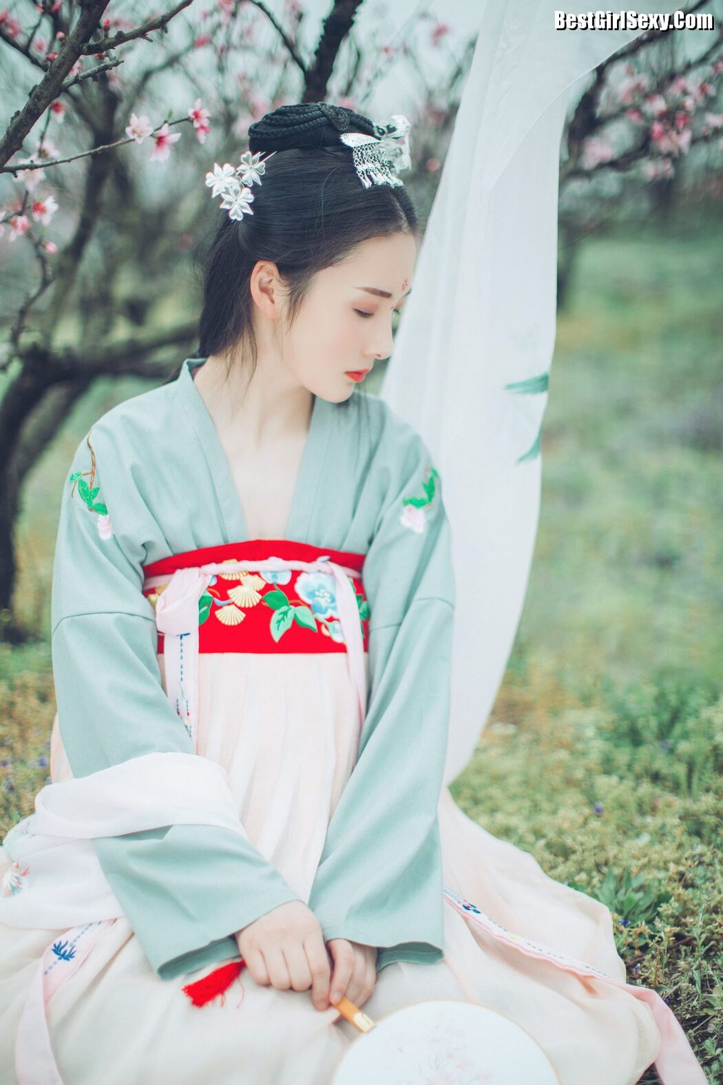 YiTuYu艺图语 Vol.4056 Fan Fan