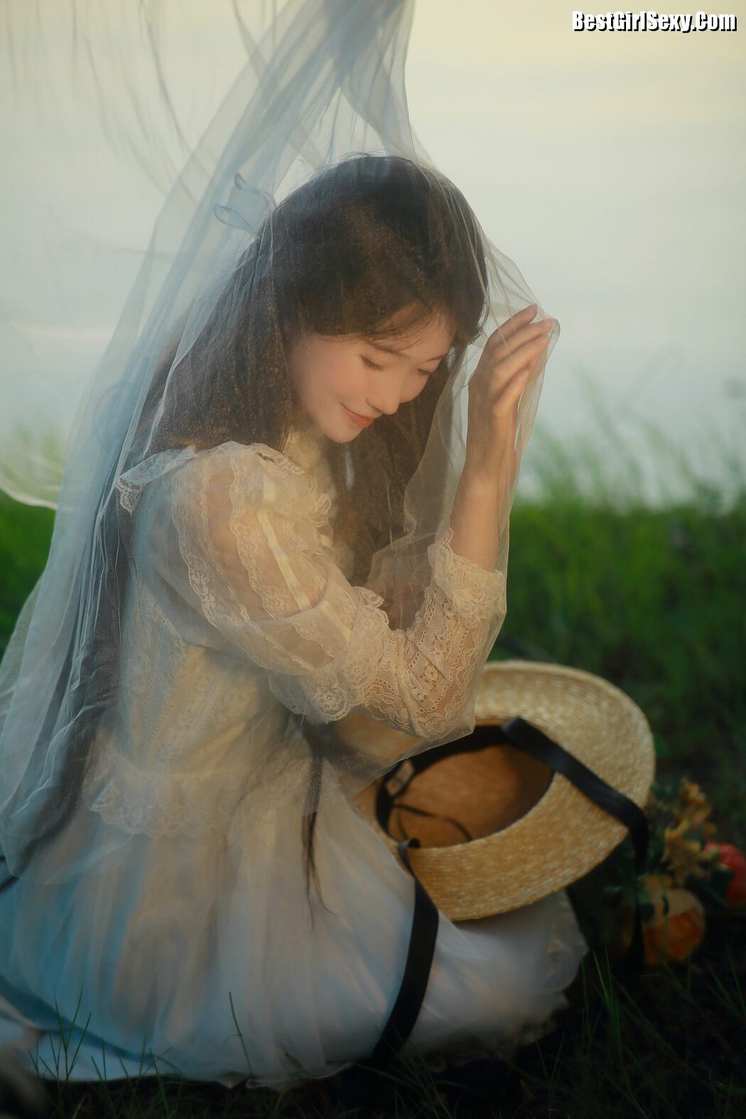 YiTuYu艺图语 Vol.4053 Liu Liu Yang Liu Liu