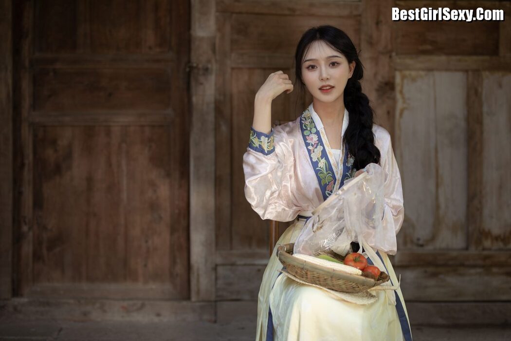 YiTuYu艺图语 Vol.4050 Su Mei Zai Lu Shang
