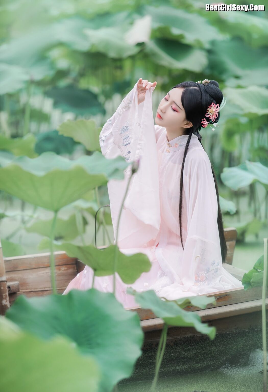 YiTuYu艺图语 Vol.4121 Qi Luo Sheng De Xiao Su Su