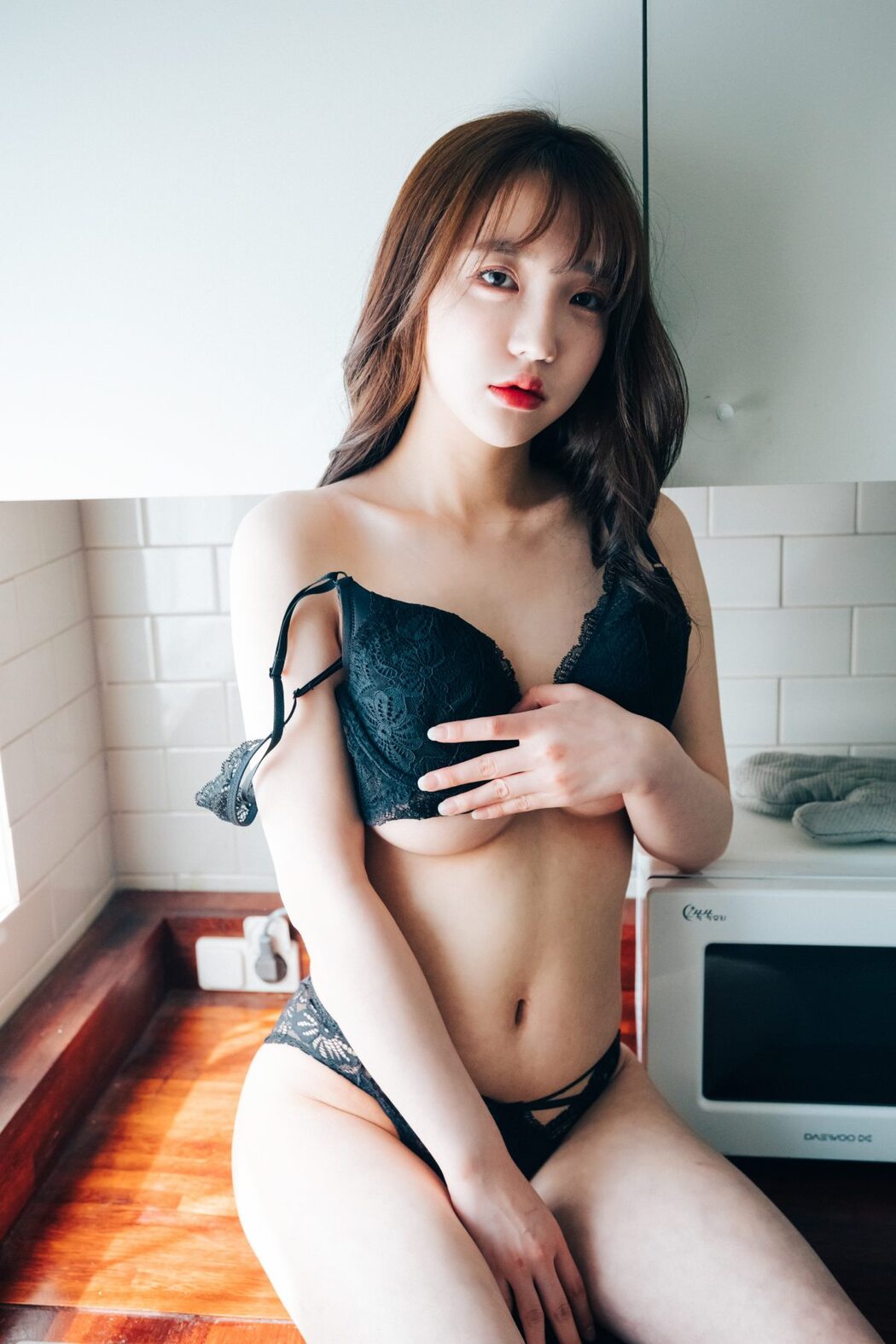 Loozy Maximum Vol.1 – Son Ye-Eun 손예은