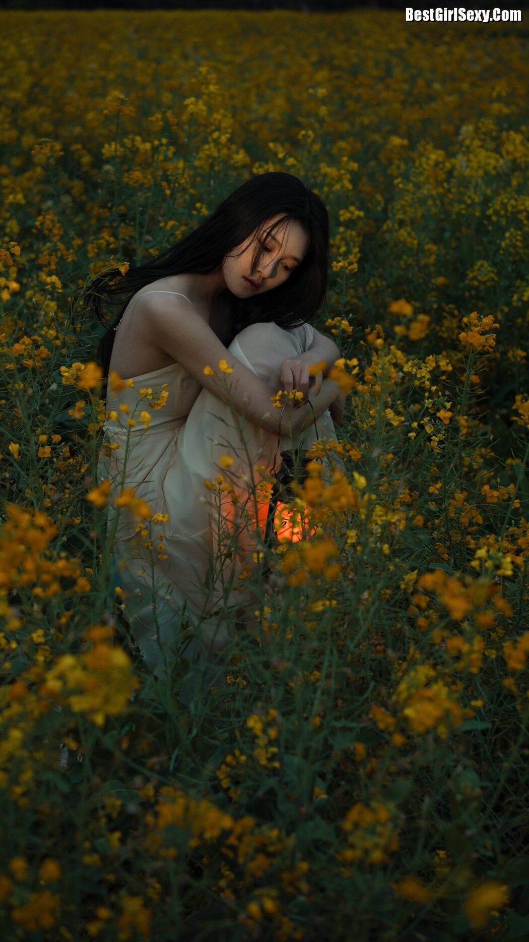 YiTuYu艺图语 Vol.4033 Ai Tan Xian De Xia Shang Zhou