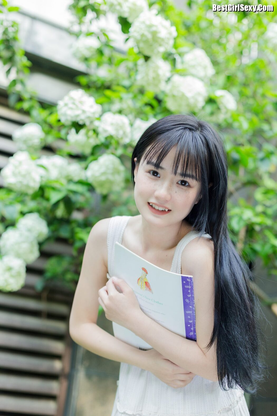 YiTuYu艺图语 Vol.4045 Xiao Yi Mei Mei Cute