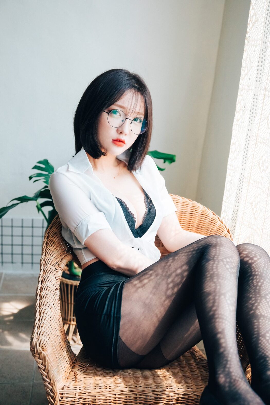 Loozy Officegirls Vacation Vol.1 Son Ye-Eun 손예은
