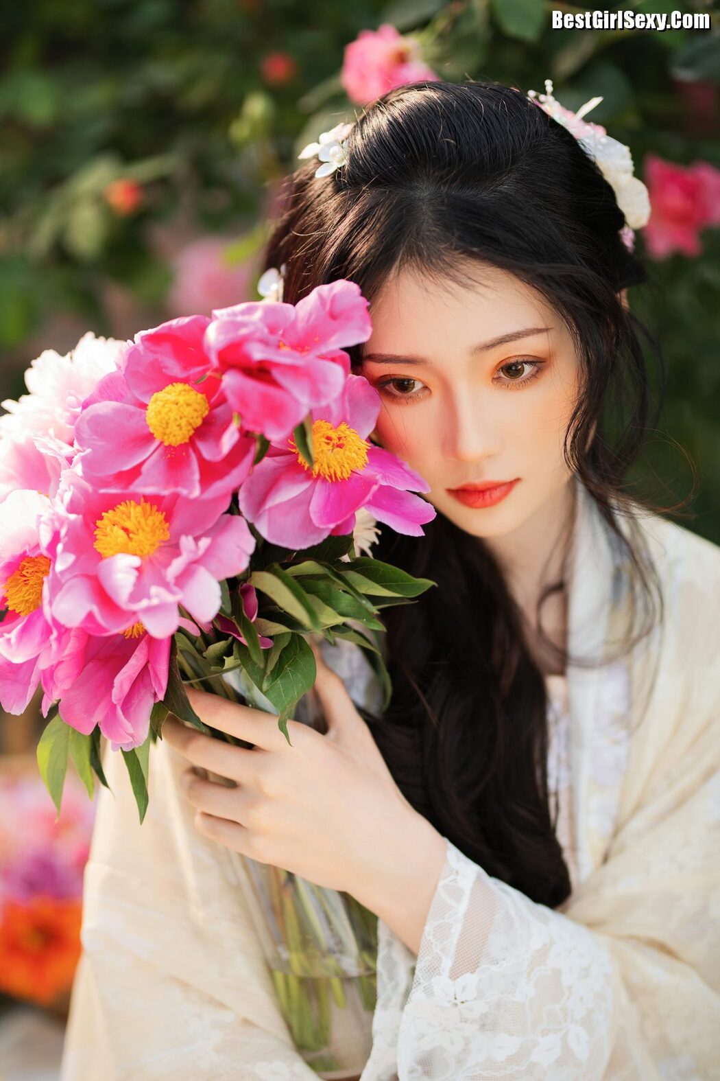 YiTuYu艺图语 Vol.4063 Liu Liu Yang Liu Liu