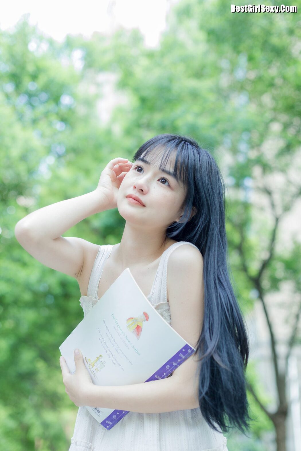 YiTuYu艺图语 Vol.4045 Xiao Yi Mei Mei Cute