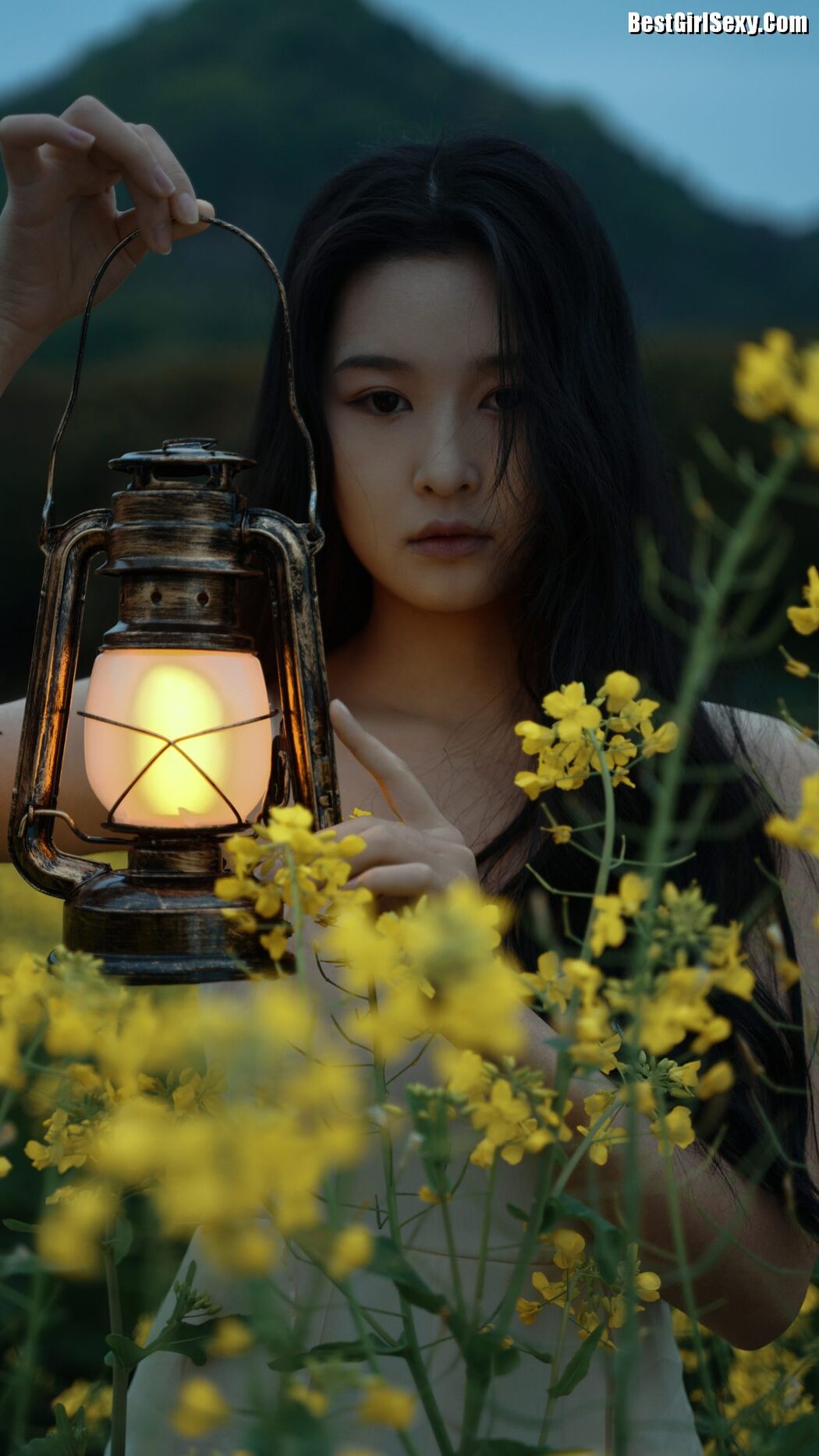 YiTuYu艺图语 Vol.4033 Ai Tan Xian De Xia Shang Zhou