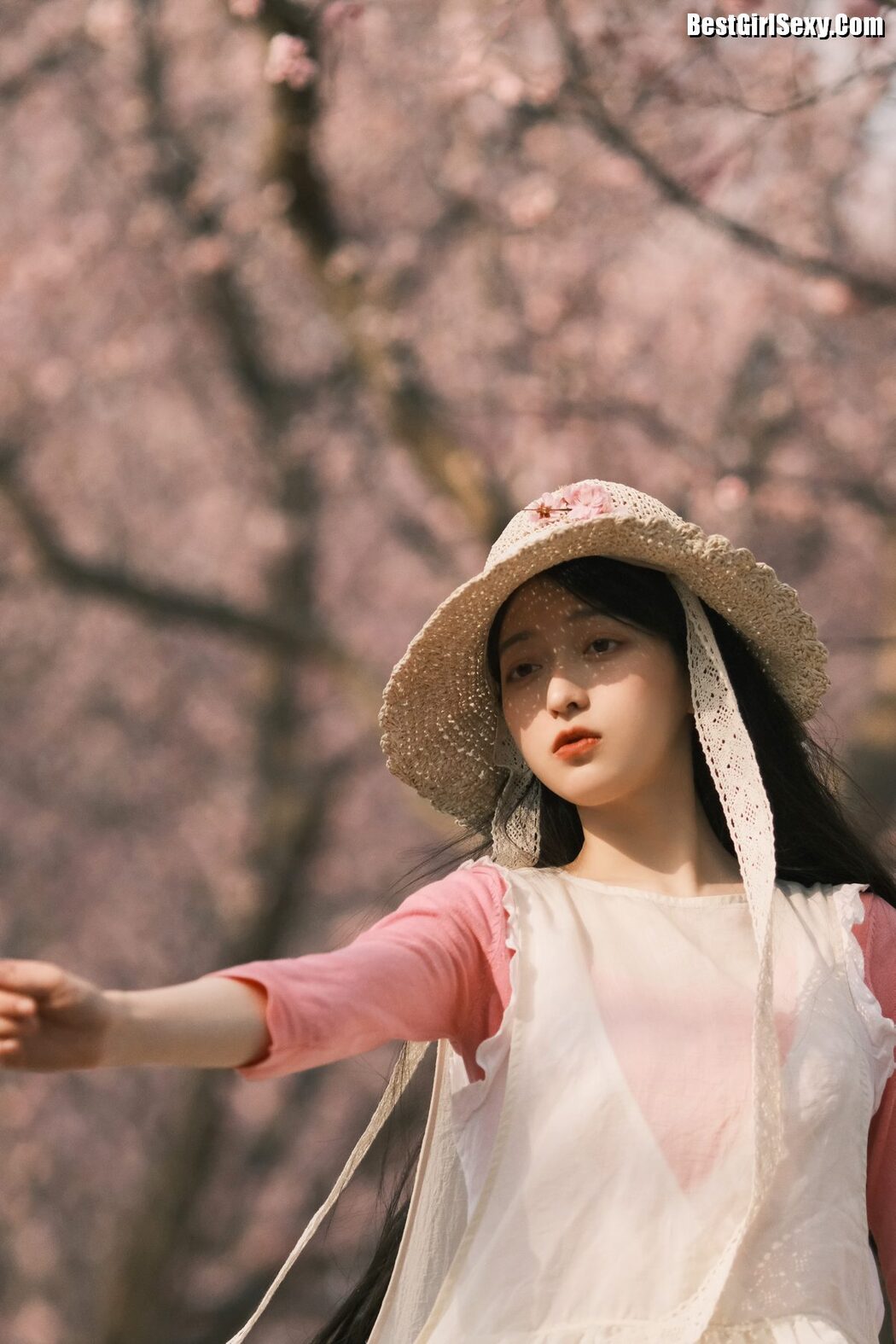 YiTuYu艺图语 Vol.4062 Li You