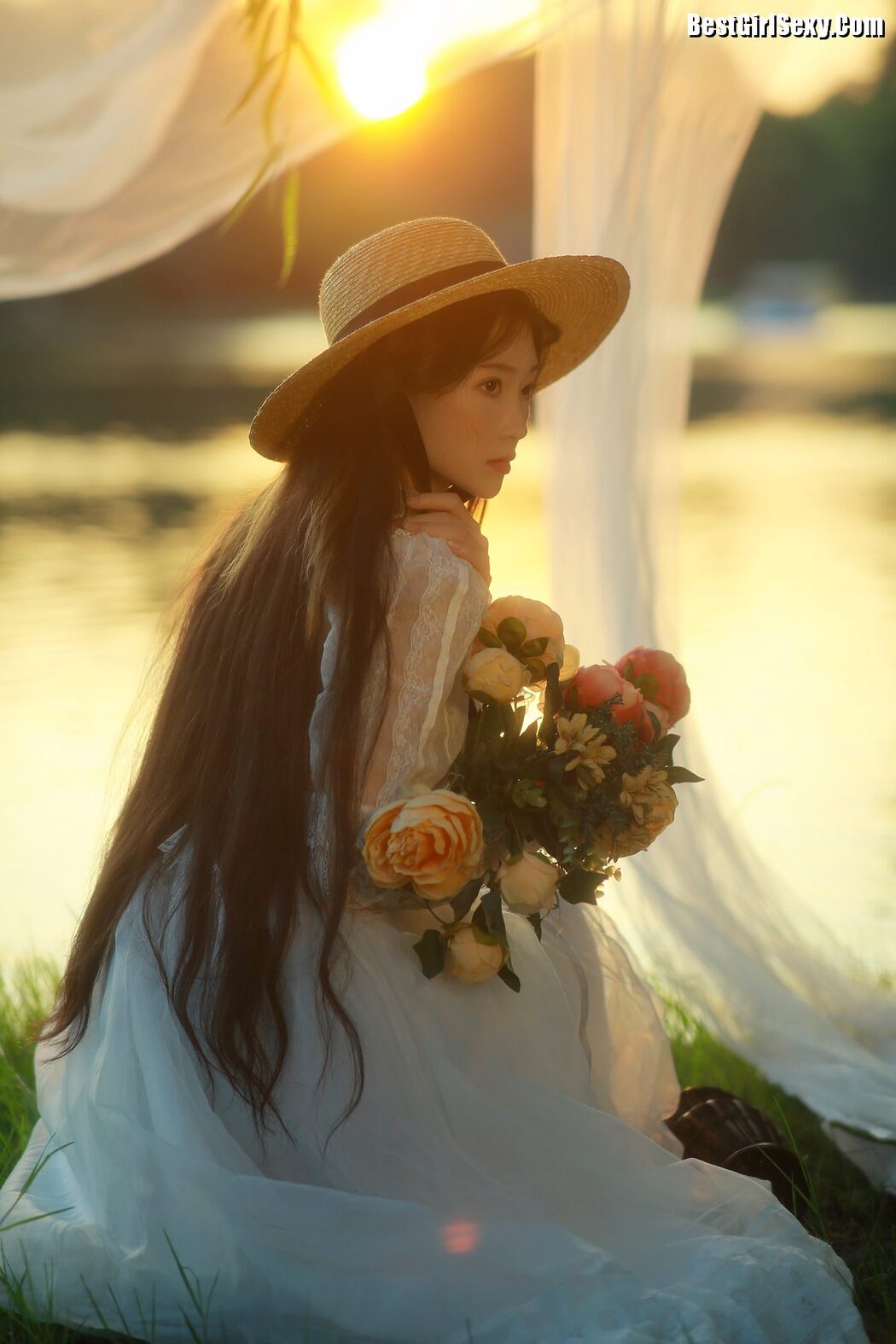YiTuYu艺图语 Vol.4053 Liu Liu Yang Liu Liu