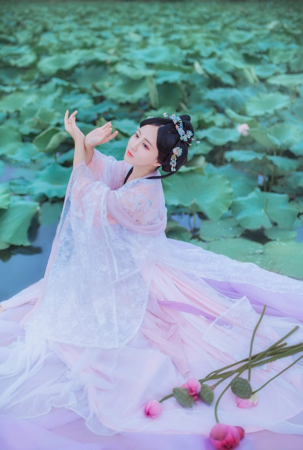 YiTuYu艺图语 Vol.4138 Qi Luo Sheng De Xiao Su Su