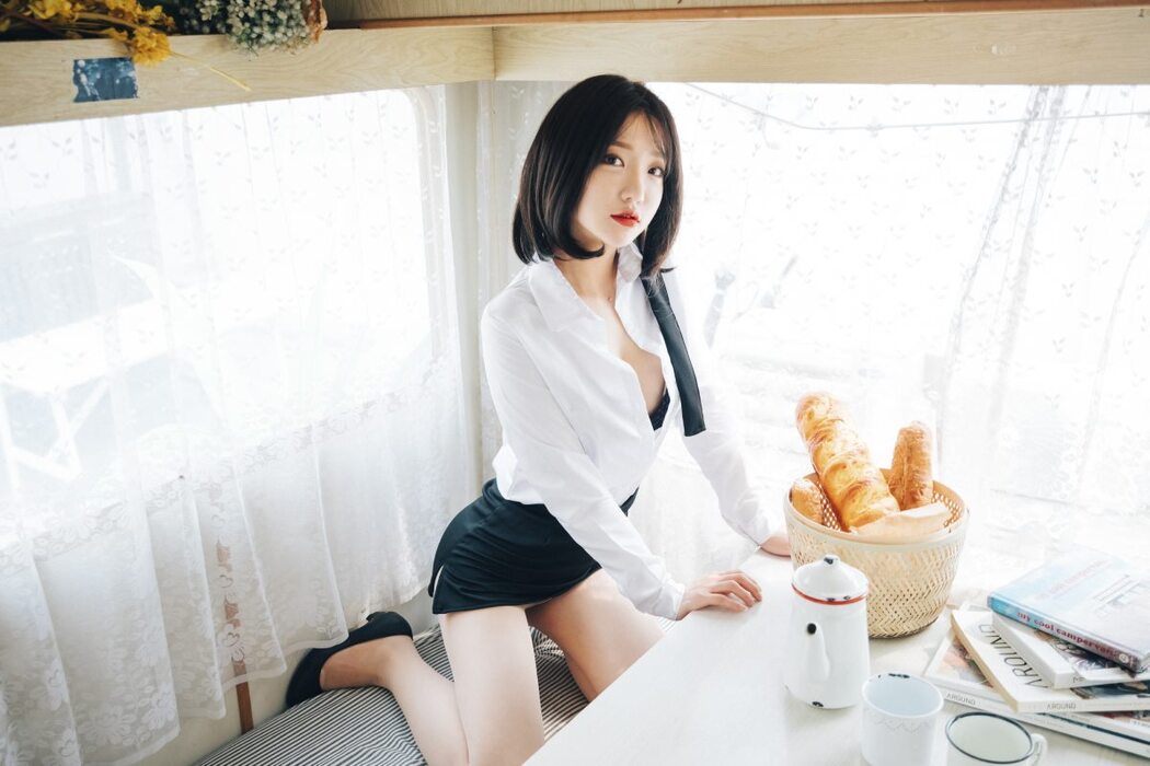 Loozy Officegirls Vacation Vol.2 Son Ye-Eun 손예은