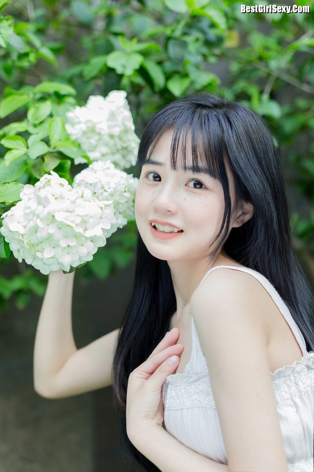 YiTuYu艺图语 Vol.4045 Xiao Yi Mei Mei Cute