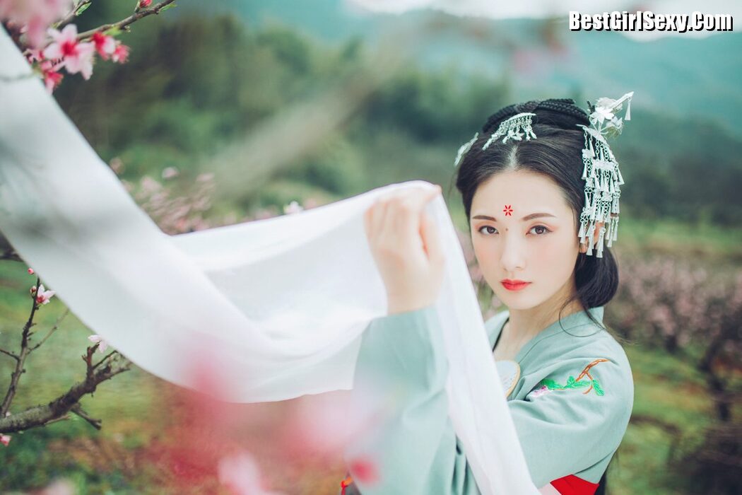 YiTuYu艺图语 Vol.4056 Fan Fan