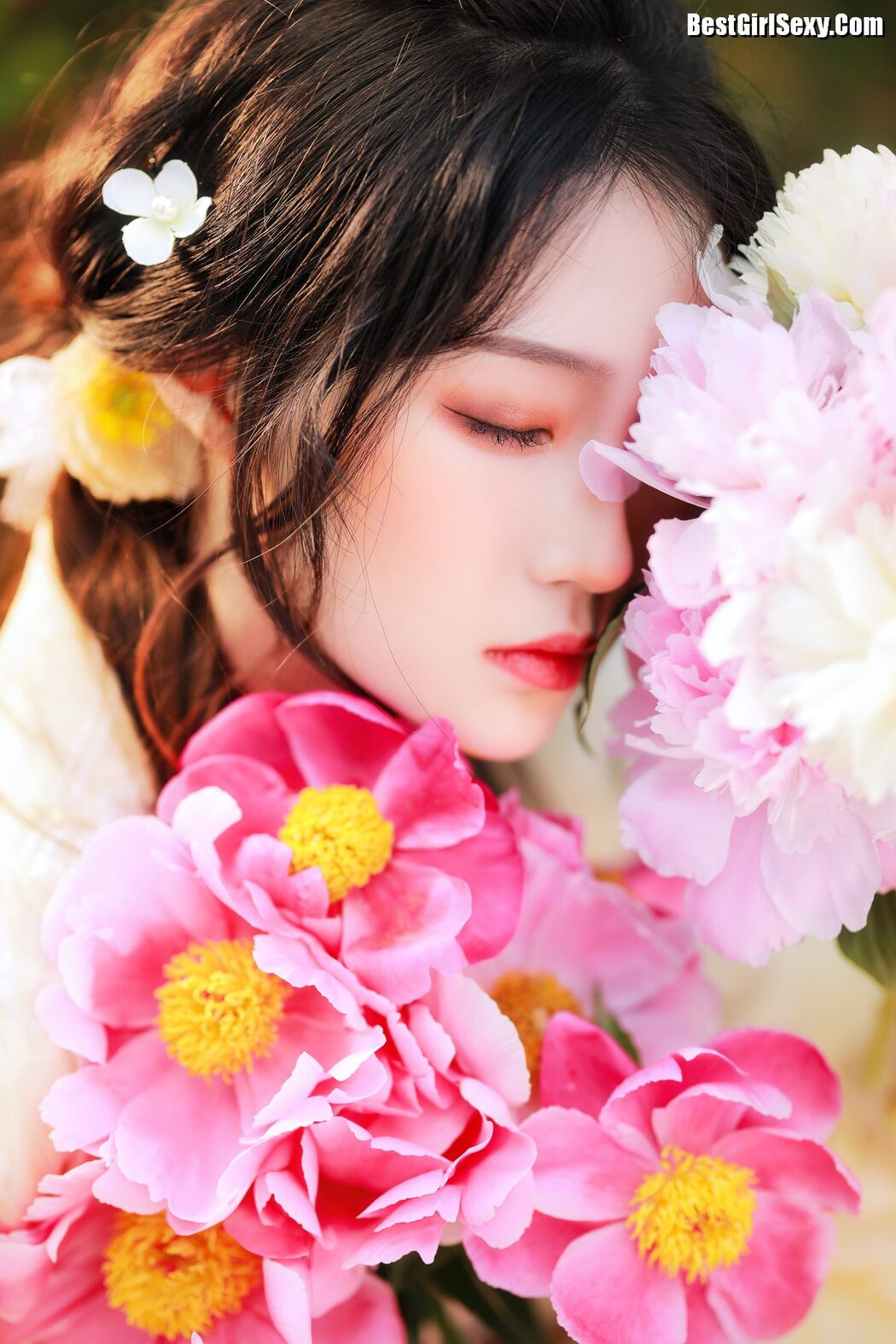YiTuYu艺图语 Vol.4063 Liu Liu Yang Liu Liu
