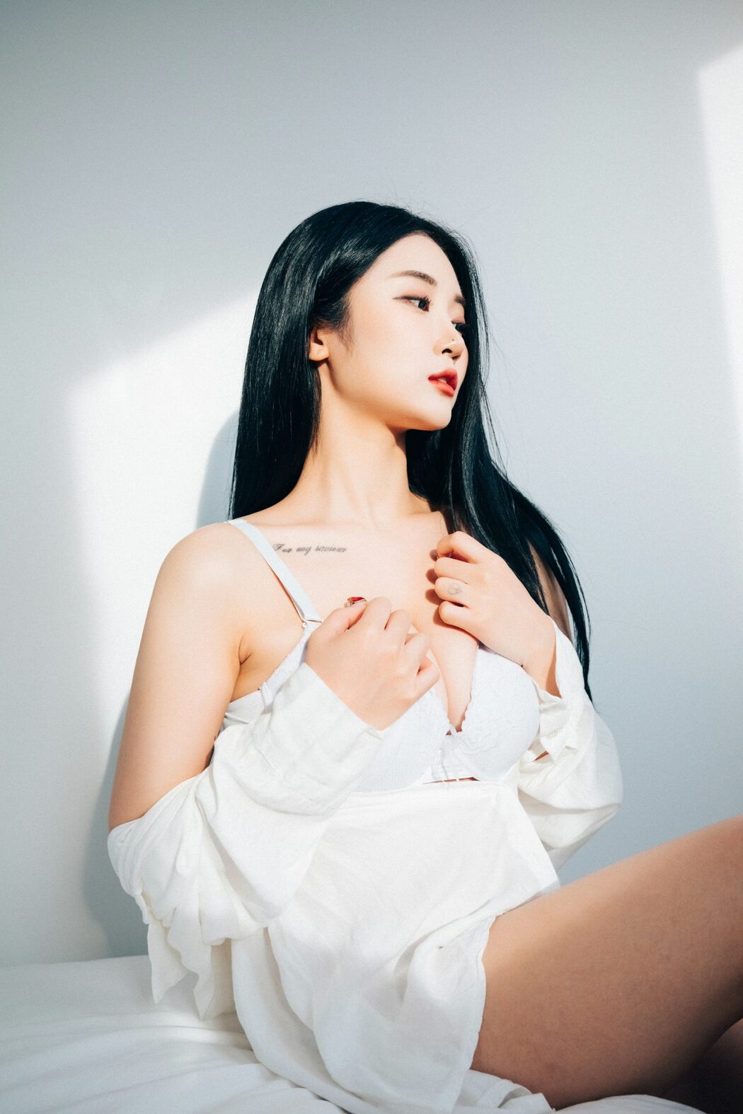 Loozy Bomi 보미 – The Undress