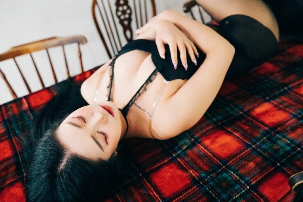 Loozy Bomi 보미 – Your own fantasy B
