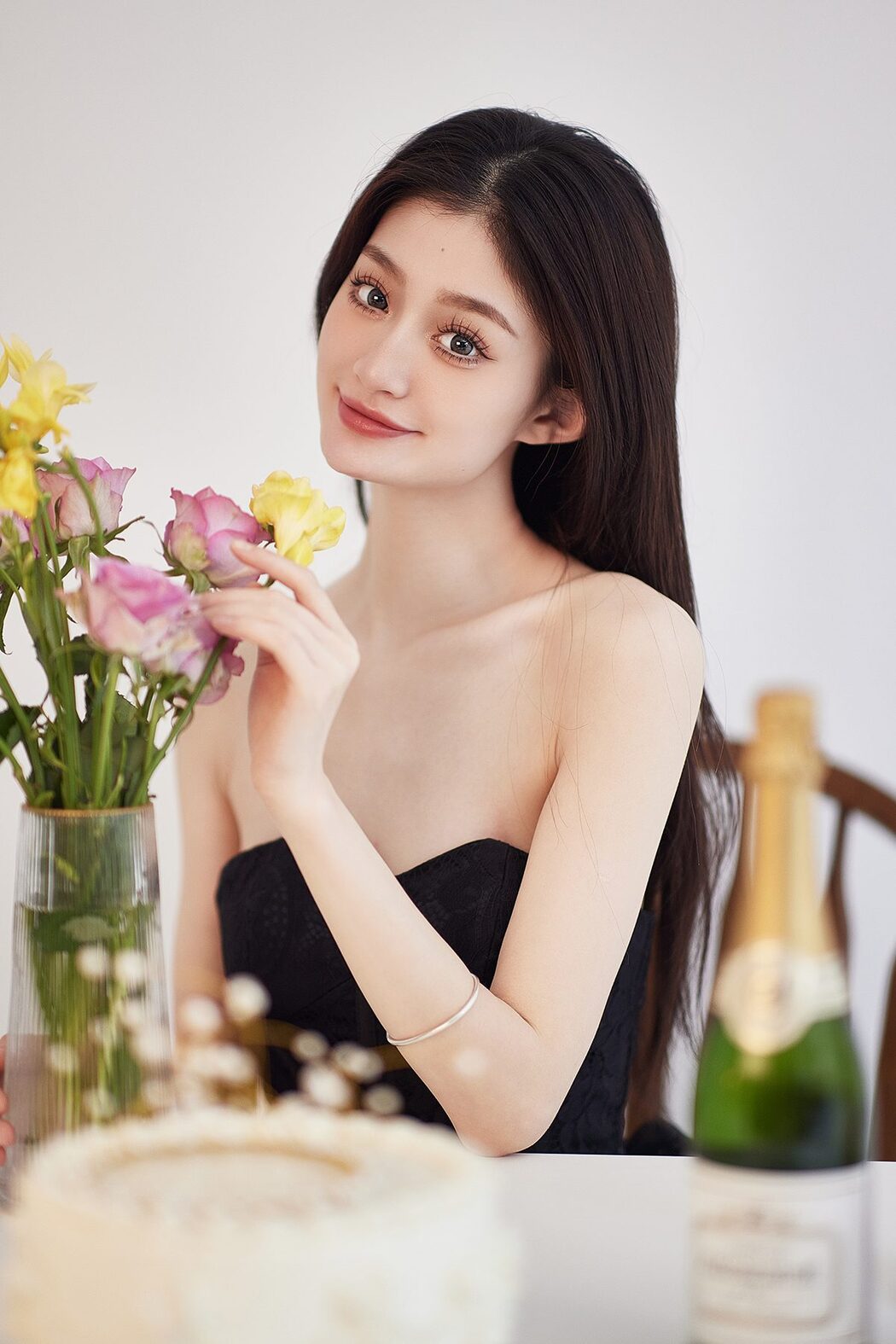 YiTuYu艺图语 Vol.4022 Xiao Duo Duo Yao Bao Fu Cover Photo