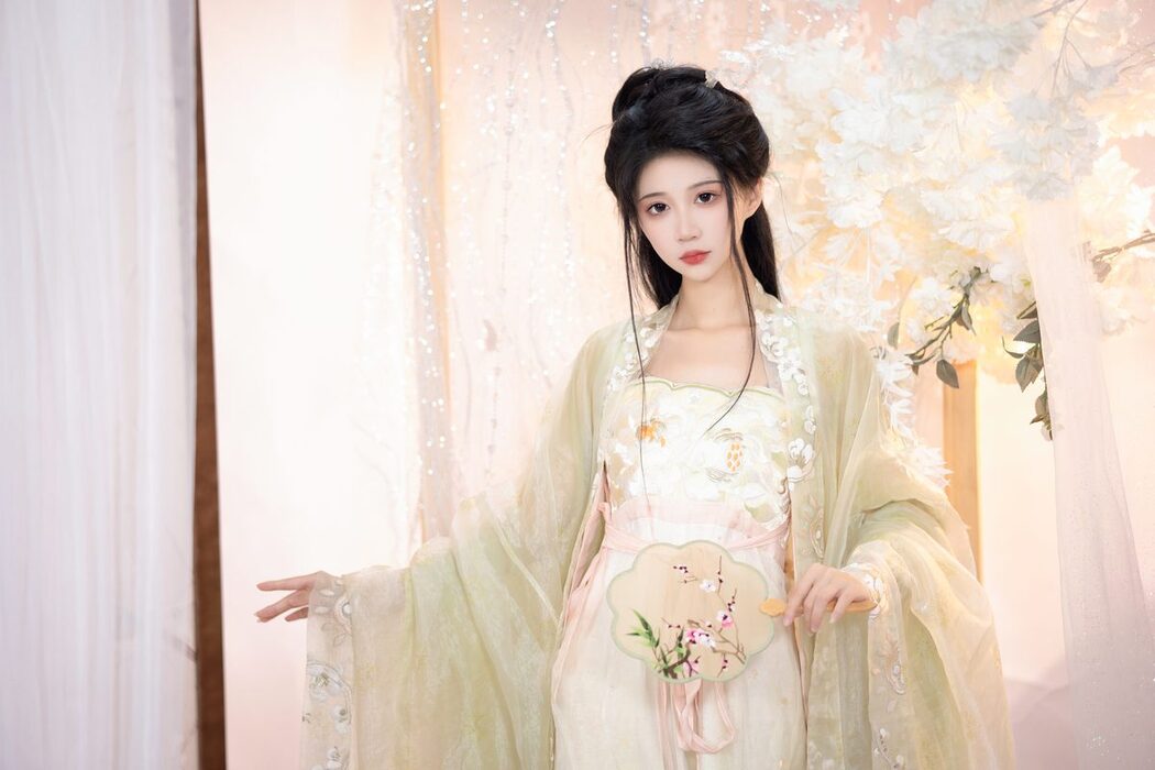 YiTuYu艺图语 Vol.4143 Qi Luo Sheng De Xiao Su Su