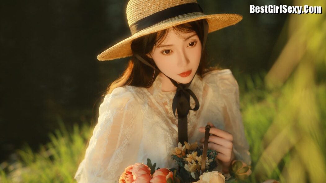 YiTuYu艺图语 Vol.4053 Liu Liu Yang Liu Liu