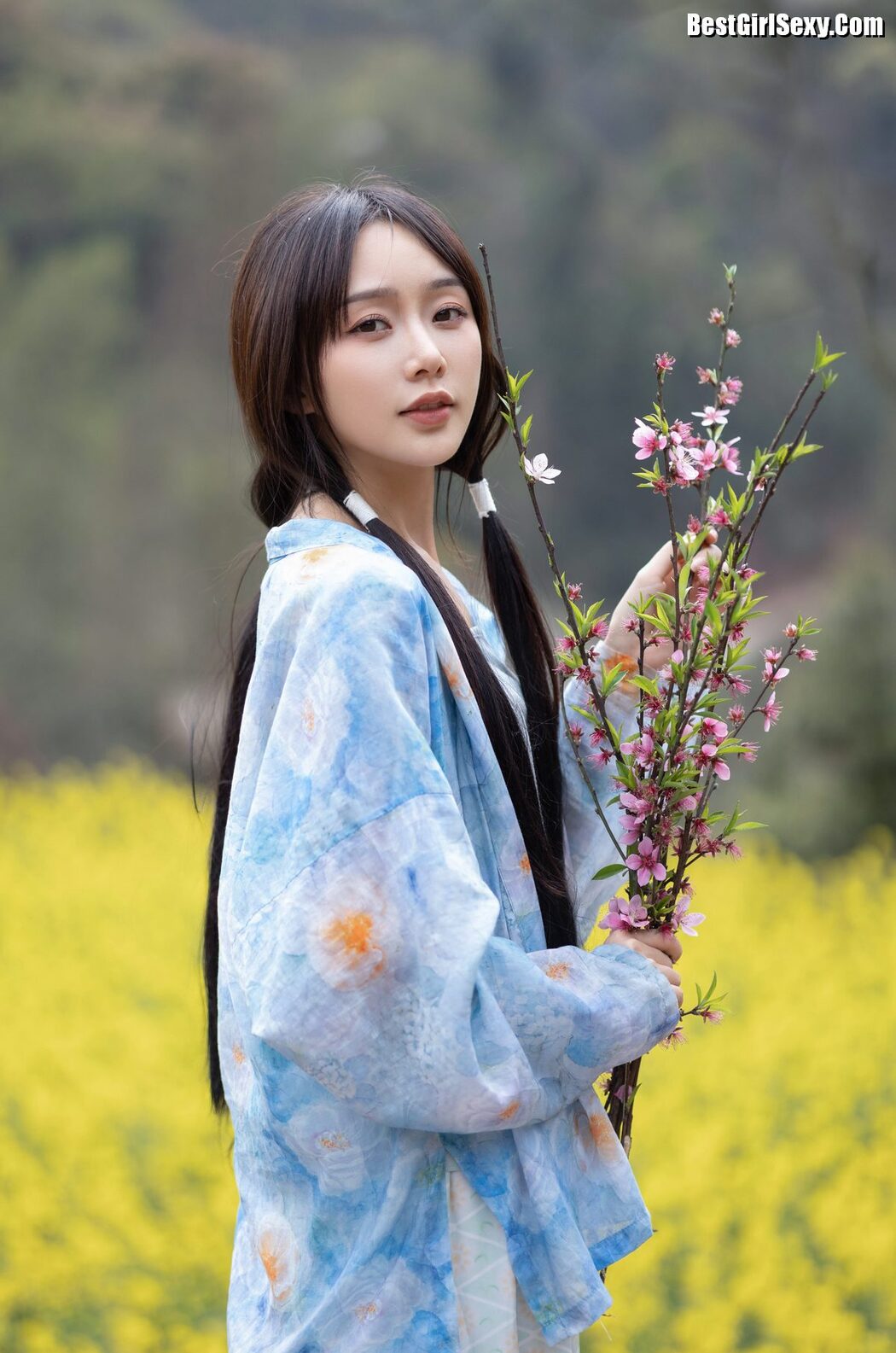 YiTuYu艺图语 Vol.4116 Su Mei Zai Lu Shang