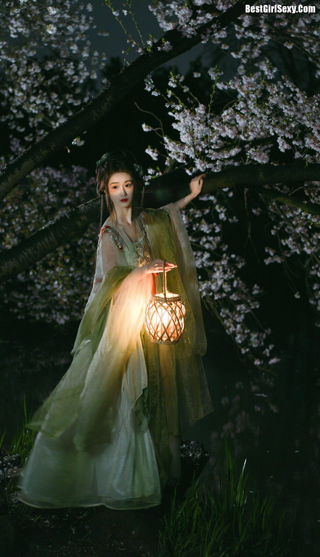 YiTuYu艺图语 Vol.4025 Shu Li