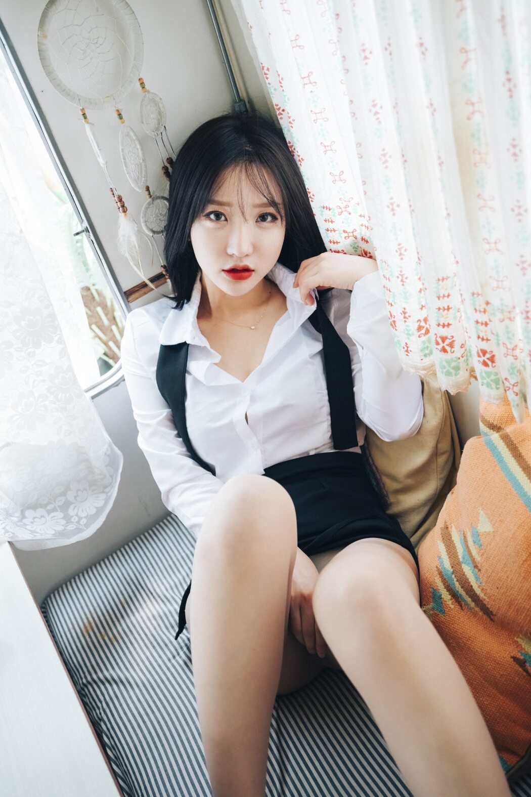 Loozy Officegirls Vacation Vol.2 Son Ye-Eun 손예은