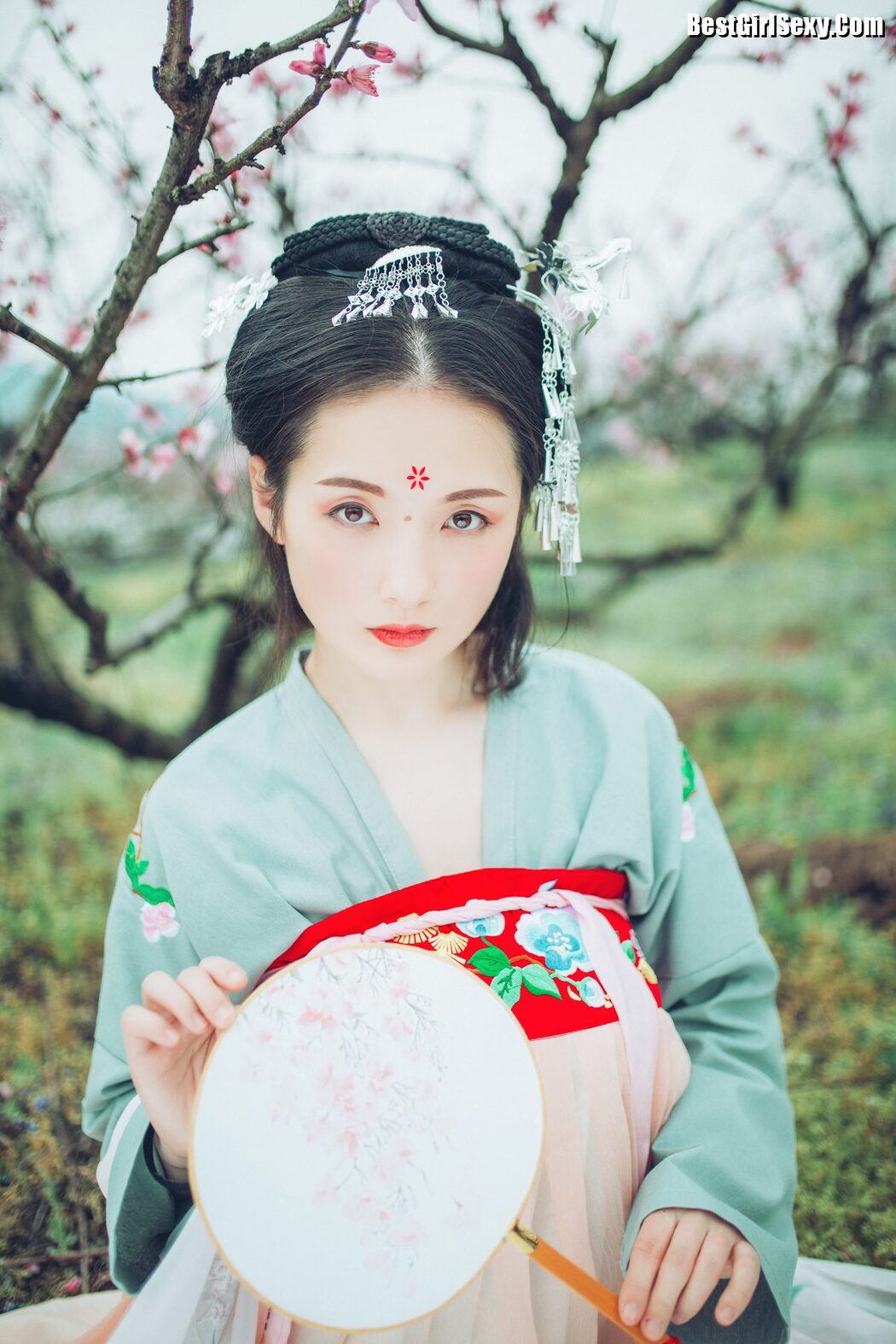 YiTuYu艺图语 Vol.4056 Fan Fan