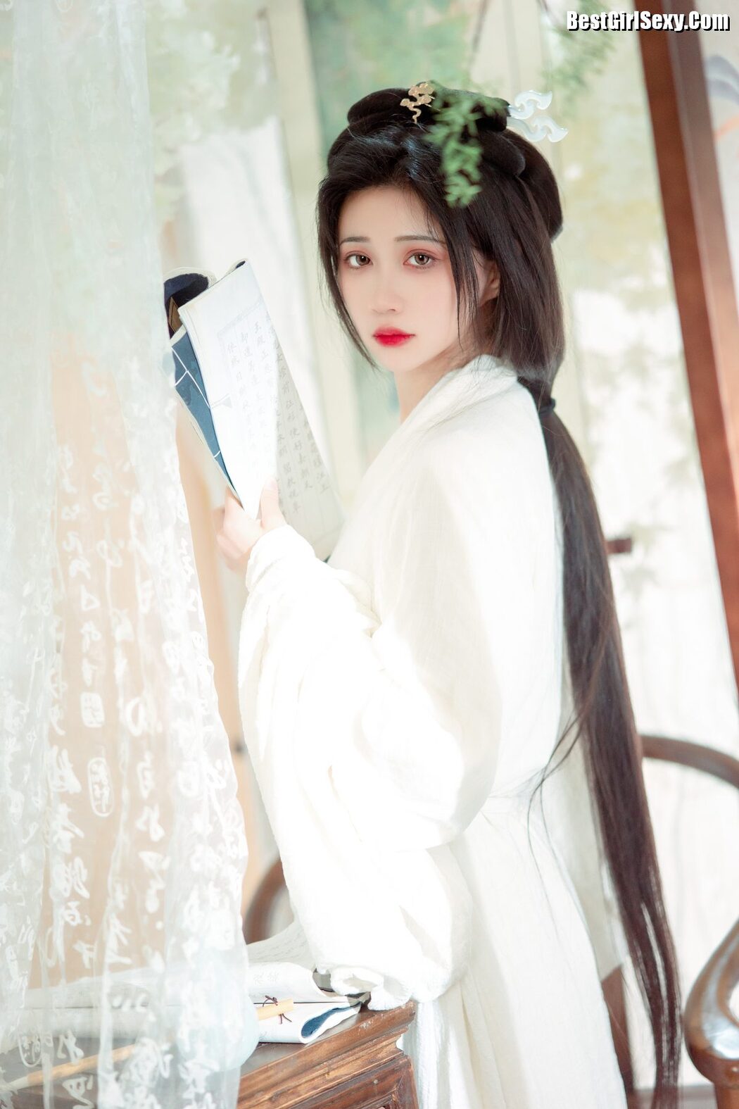 YiTuYu艺图语 Vol.4126 Qi Luo Sheng De Xiao Su Su