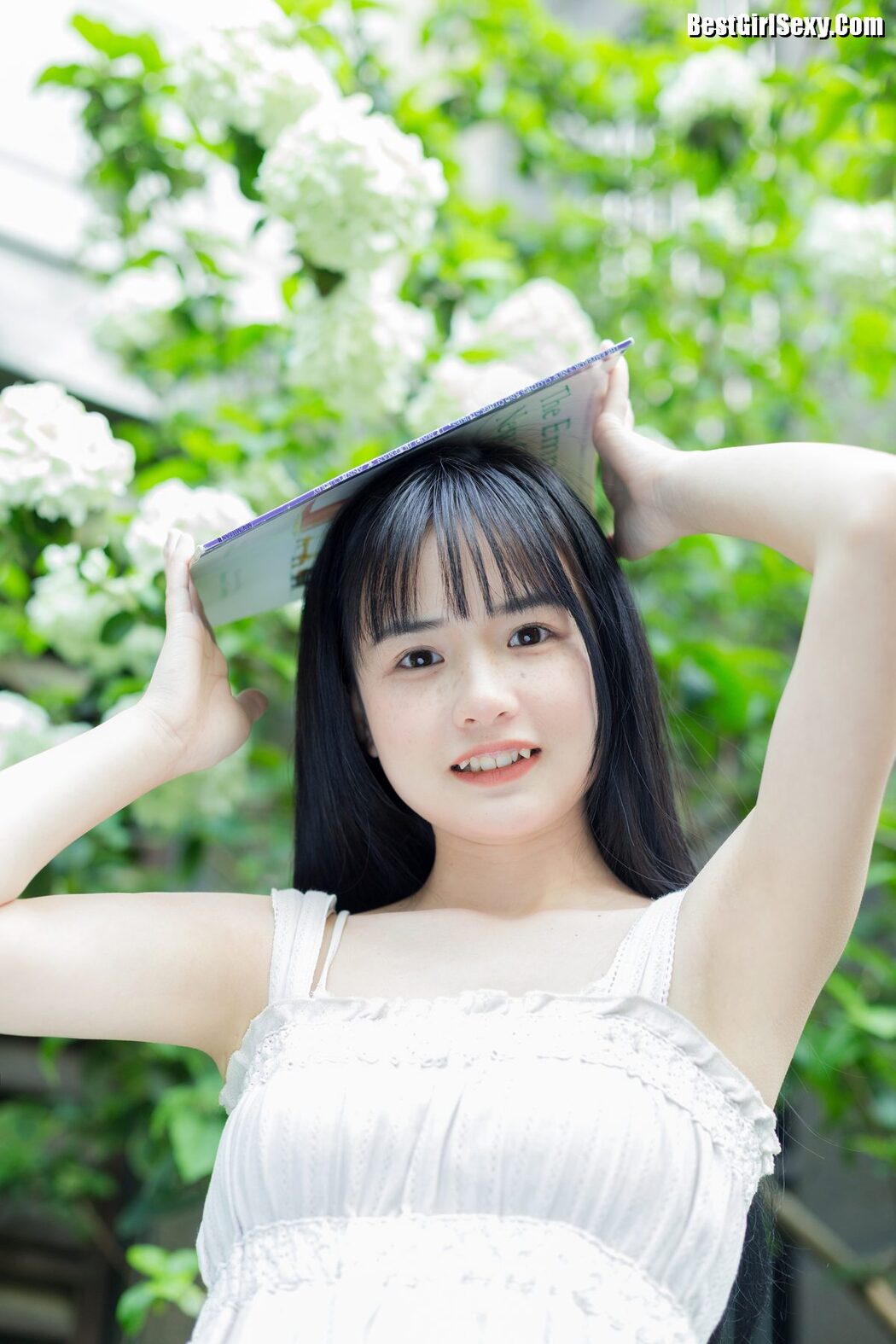 YiTuYu艺图语 Vol.4045 Xiao Yi Mei Mei Cute