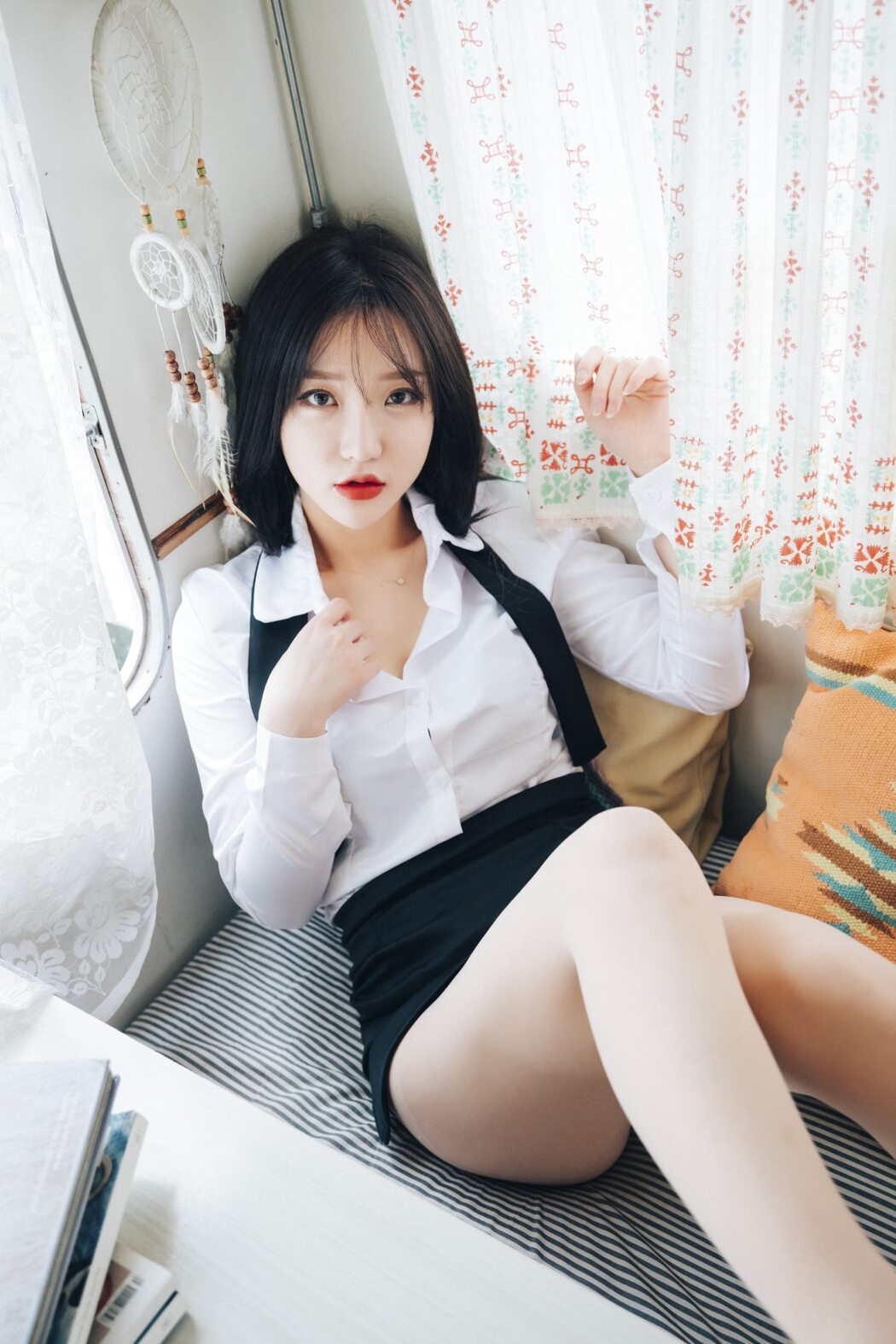 Loozy Officegirls Vacation Vol.2 Son Ye-Eun 손예은