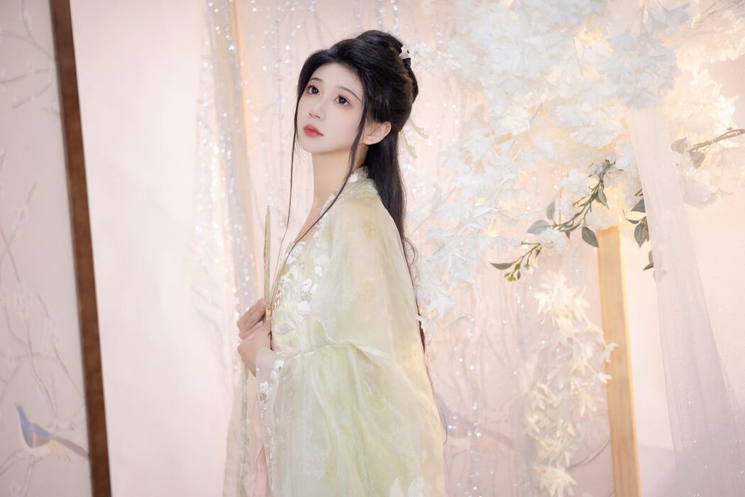 YiTuYu艺图语 Vol.4143 Qi Luo Sheng De Xiao Su Su