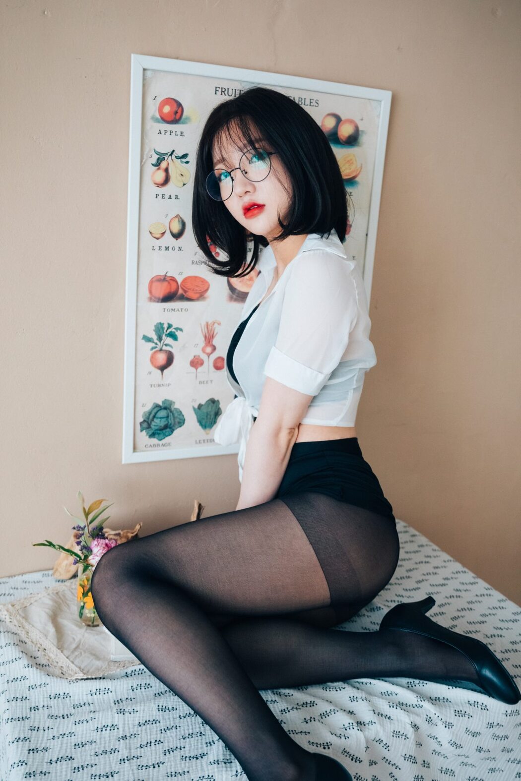 Loozy Officegirls Vacation Vol.1 Son Ye-Eun 손예은