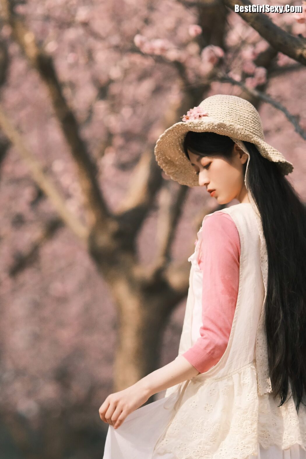 YiTuYu艺图语 Vol.4062 Li You