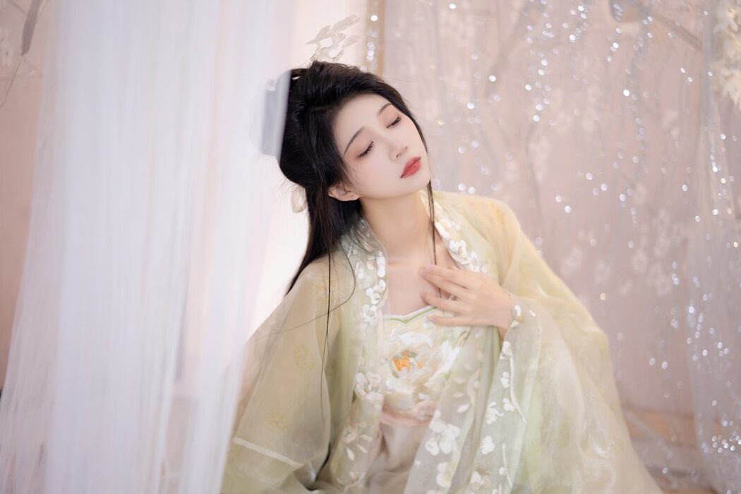 YiTuYu艺图语 Vol.4143 Qi Luo Sheng De Xiao Su Su