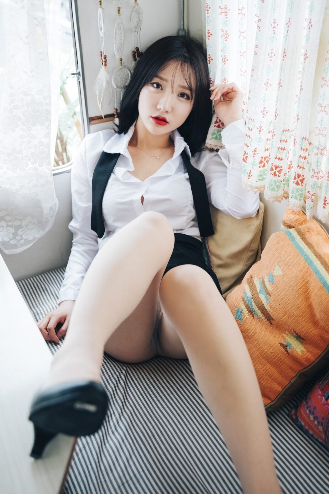 Loozy Officegirls Vacation Vol.2 Son Ye-Eun 손예은