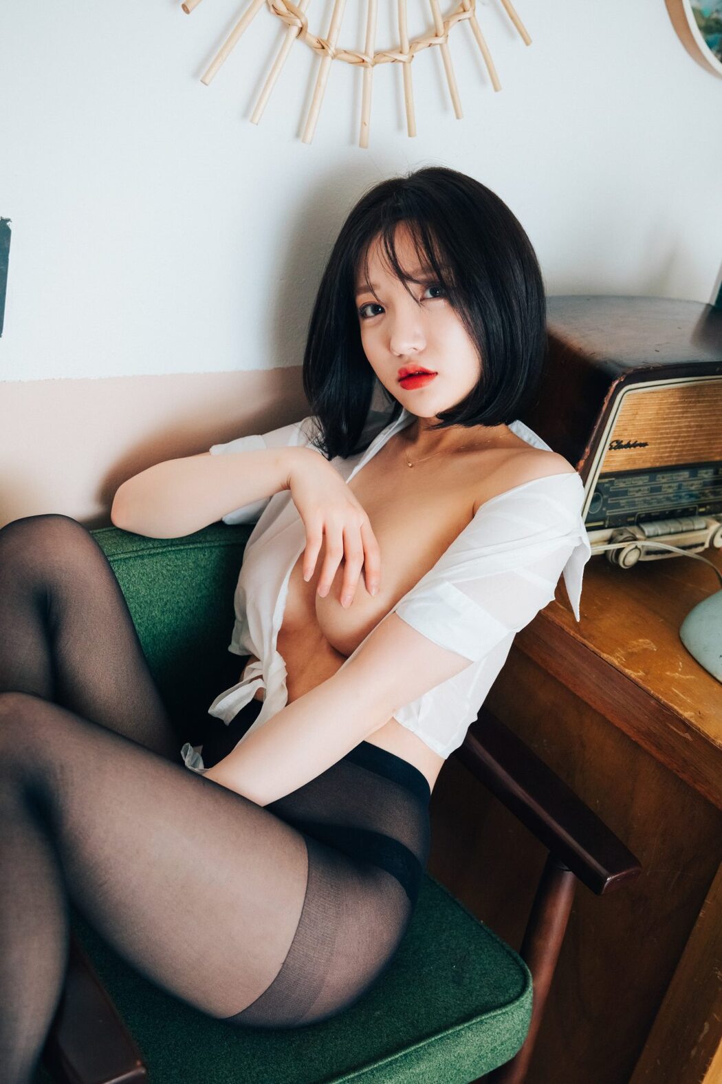 Loozy Officegirls Vacation Vol.1 Son Ye-Eun 손예은