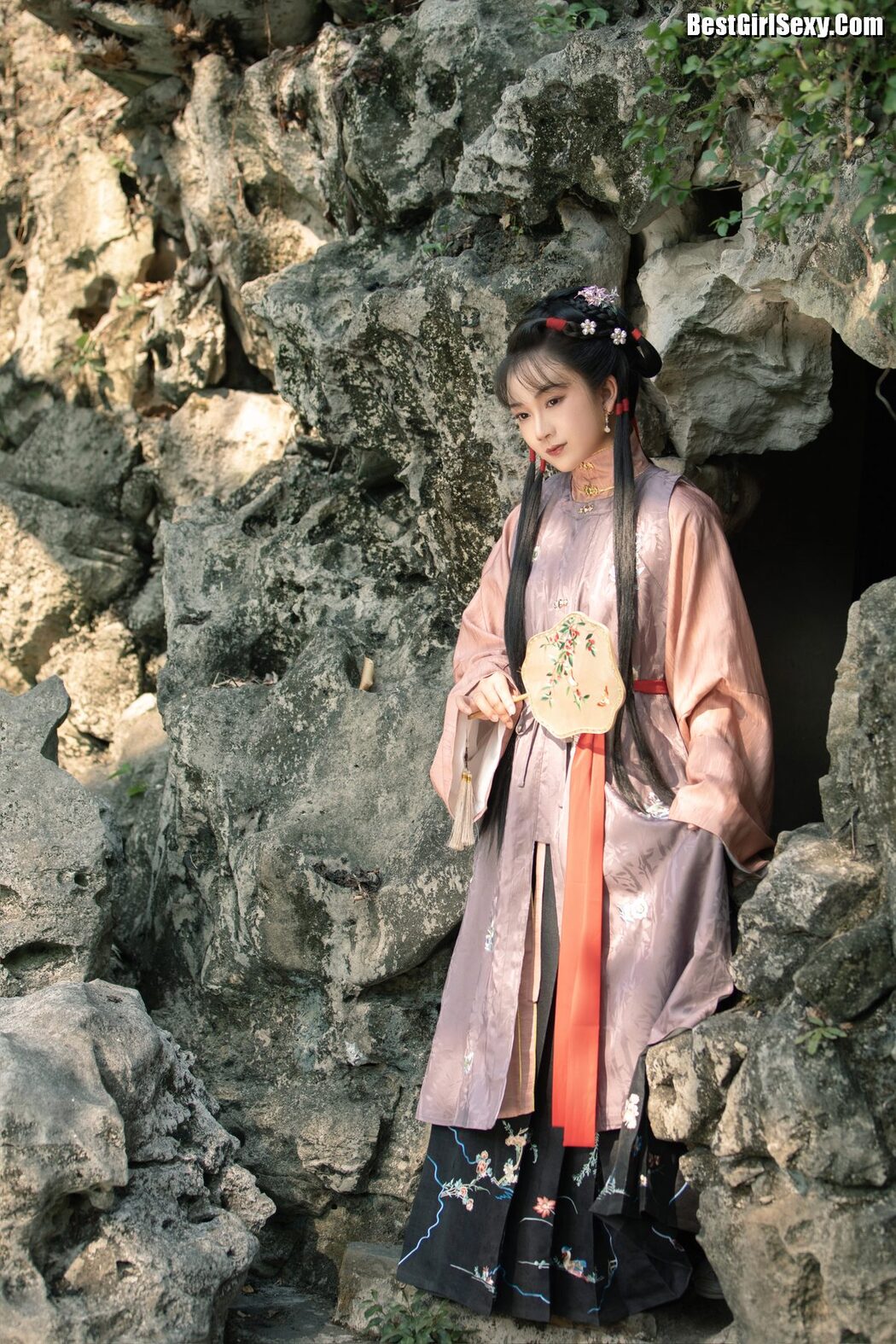 YiTuYu艺图语 Vol.4072 Qiu Da Da