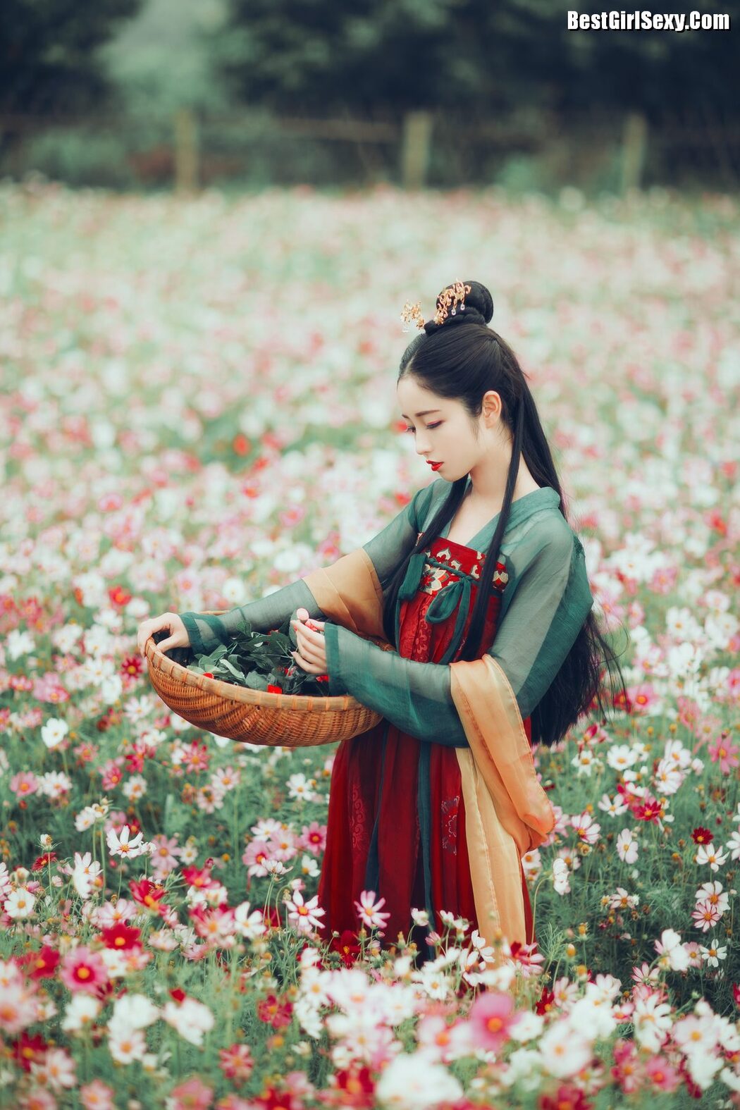 YiTuYu艺图语 Vol.4122 Xiao Wen Nuan Xiang Yao Ge Da Tai Yang