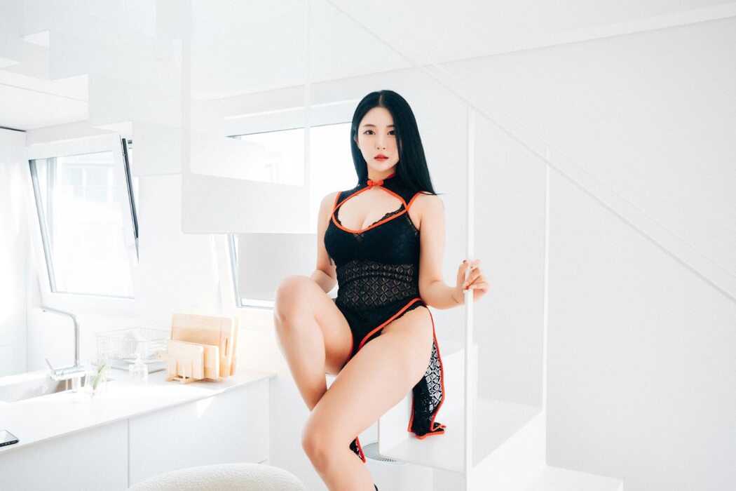 Loozy Bomi 보미 – The Undress