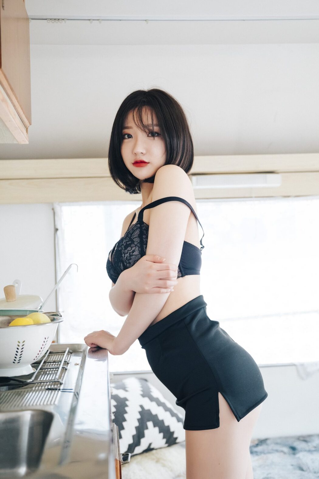Loozy Officegirls Vacation Vol.2 Son Ye-Eun 손예은