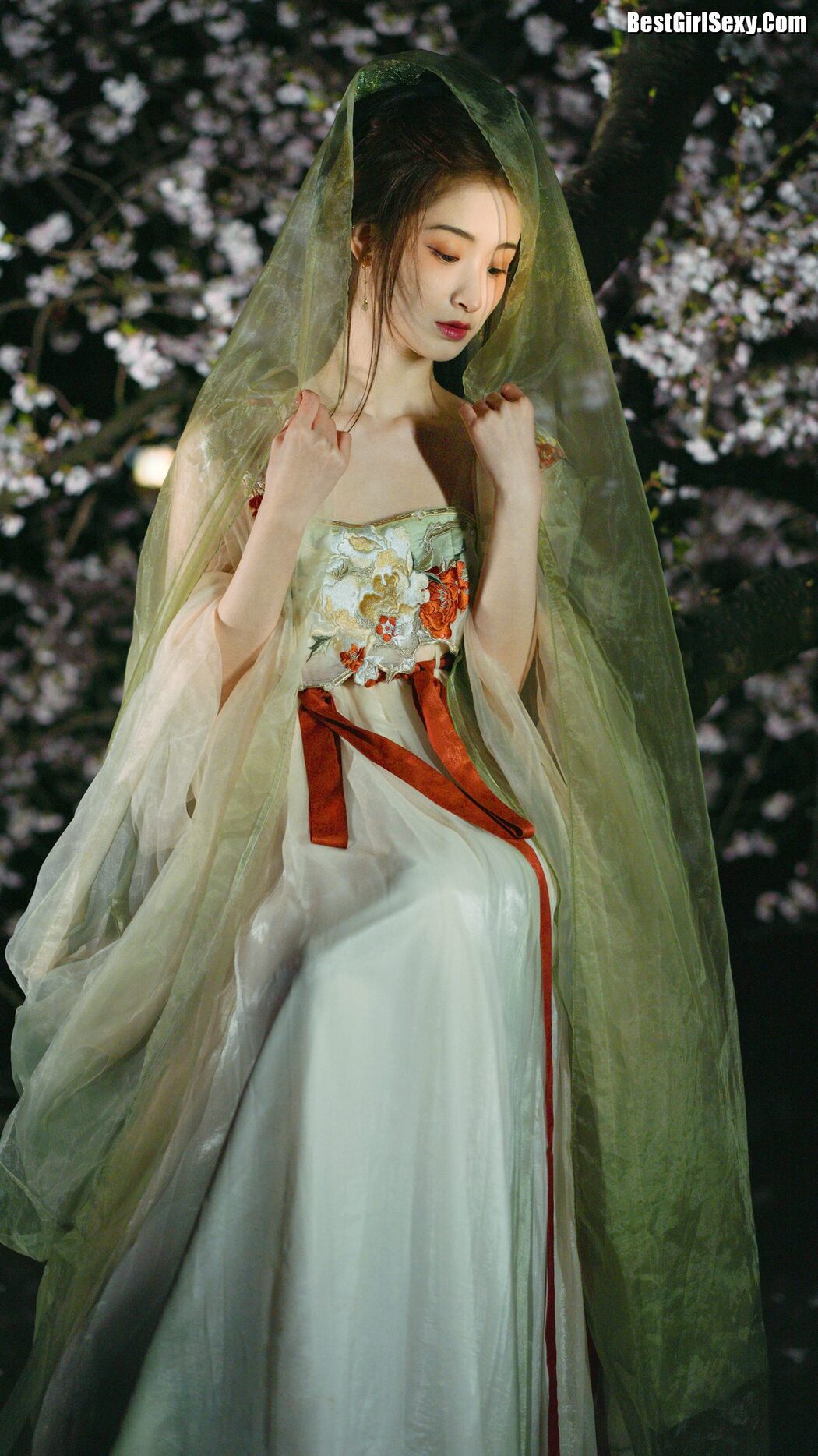YiTuYu艺图语 Vol.4025 Shu Li