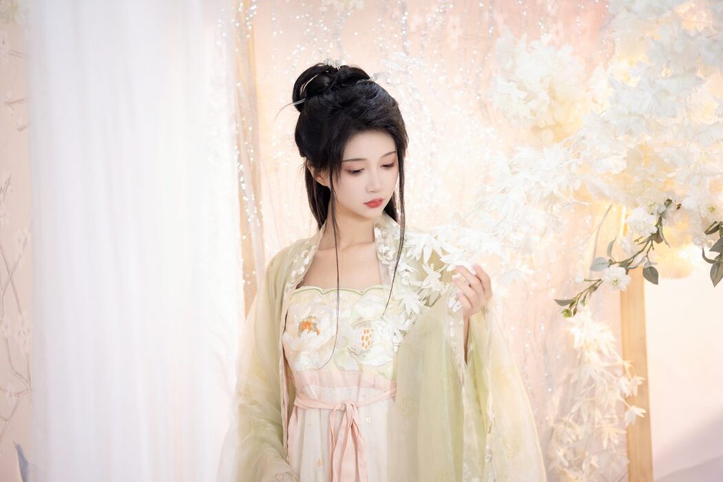 YiTuYu艺图语 Vol.4143 Qi Luo Sheng De Xiao Su Su